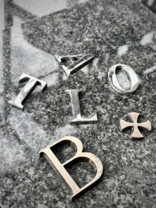 Liternictwo-nagrobne-2